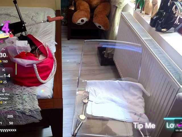 Live sex webcam photo for PrincessReyna #291431895