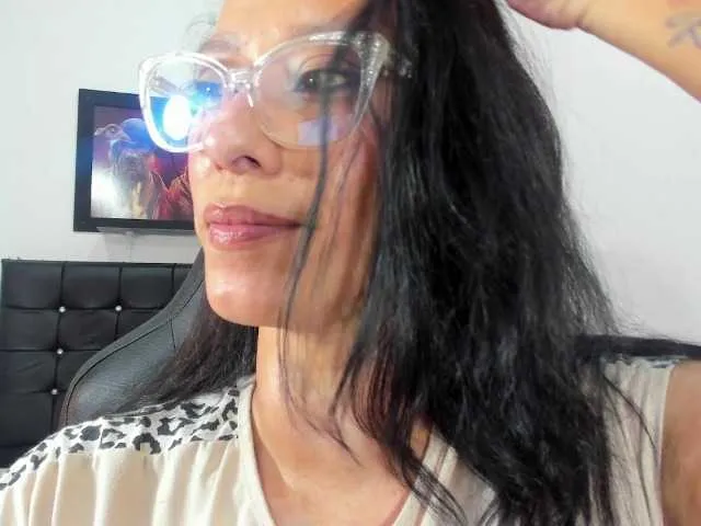 Live sex webcam photo for PriscilaSmiith25 #291633237