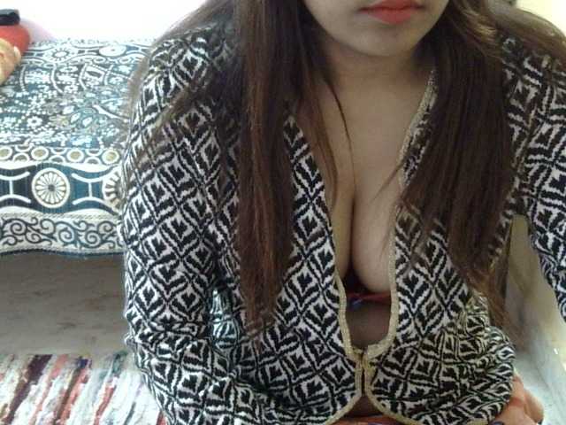 Live sex webcam photo for Priya10 #277186322