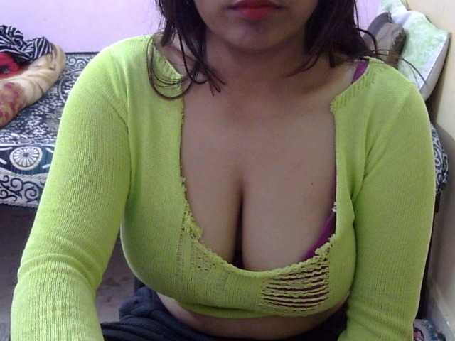 Live sex webcam photo for Priya10 #277467124