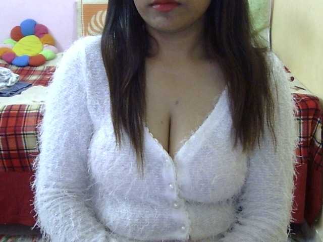 Live sex webcam photo for Priya10 #277764130