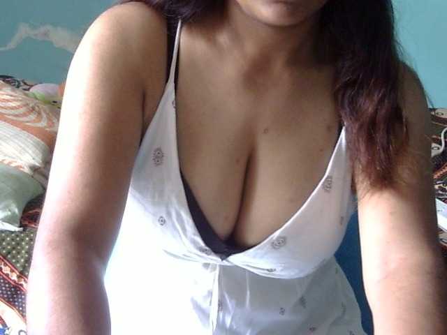 Live sex webcam photo for Priya10 #277969683