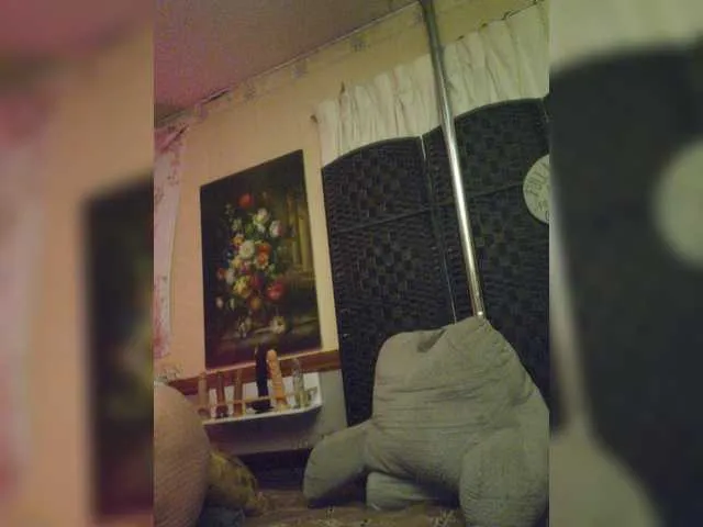 Live sex webcam photo for Prurient-Gem #273990389