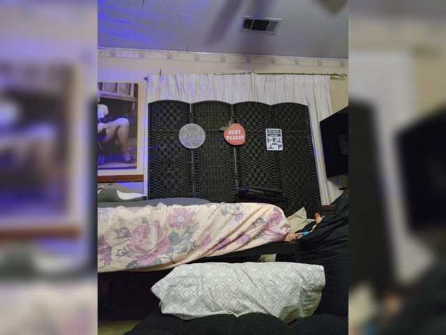 Live sex webcam photo for Prurient-Gem #276120556