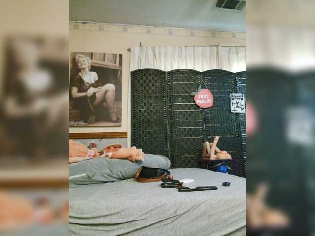 Live sex webcam photo for Prurient-Gem #276534057