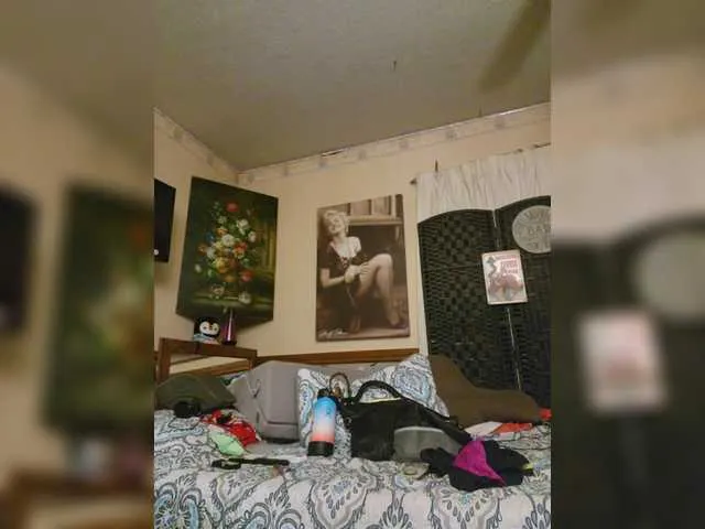 Live sex webcam photo for Prurient-Gem #291376270