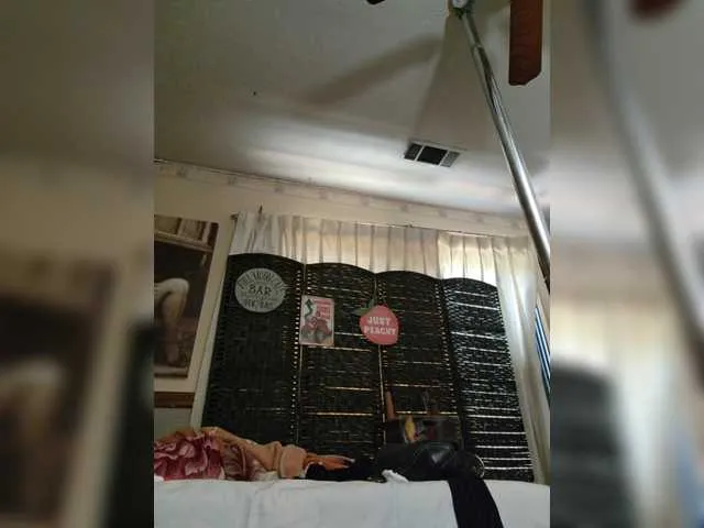 Live sex webcam photo for Prurient-Gem #291643512