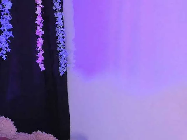 Live sex webcam photo for Pucca0 #291129865