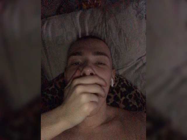 Live sex webcam photo for Pups900908 #276956904