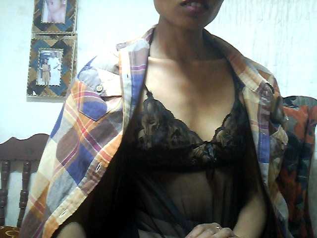 Live sex webcam photo for Pussy01lips #274401668