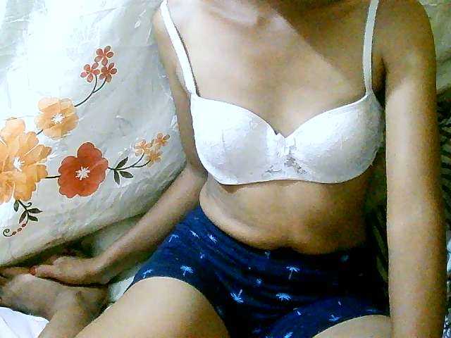 Live sex webcam photo for Pussy01lips #277451281