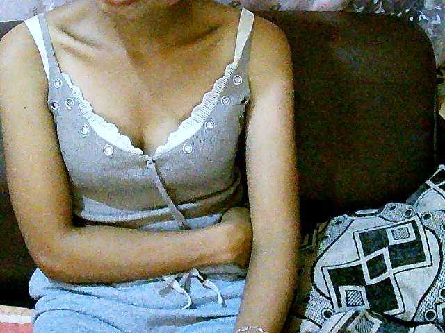 Live sex webcam photo for Pussy01lips #277606458