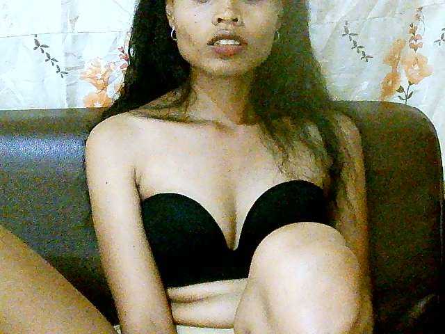 Live sex webcam photo for Pussy01lips #277670718