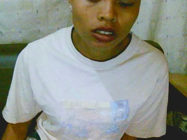 Live sex webcam photo for Pussy01lips #277969681