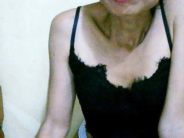 Live sex webcam photo for Pussy01lips #284347285