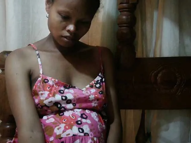 Live sex webcam photo for Pussy01lips #290240319