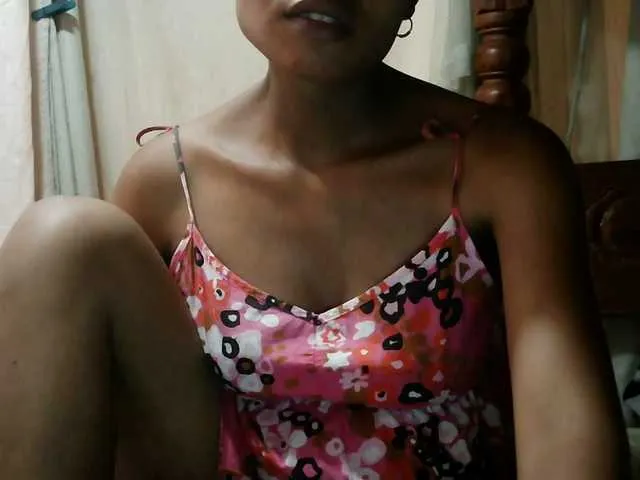 Live sex webcam photo for Pussy01lips #290437127