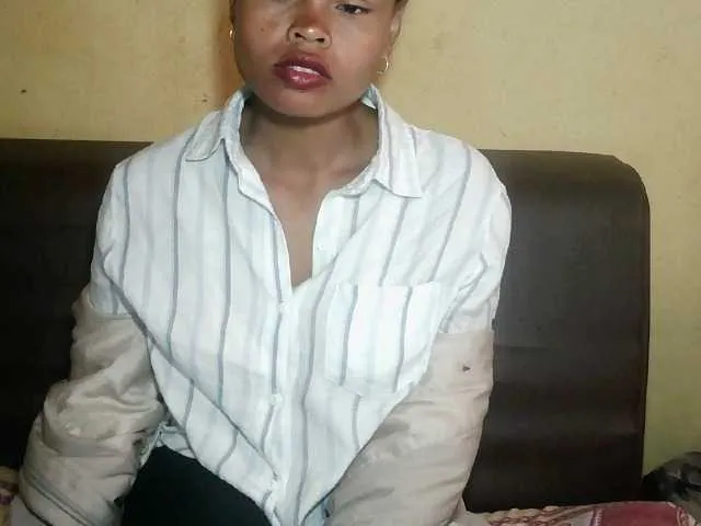 Live sex webcam photo for Pussy01lips #291409376