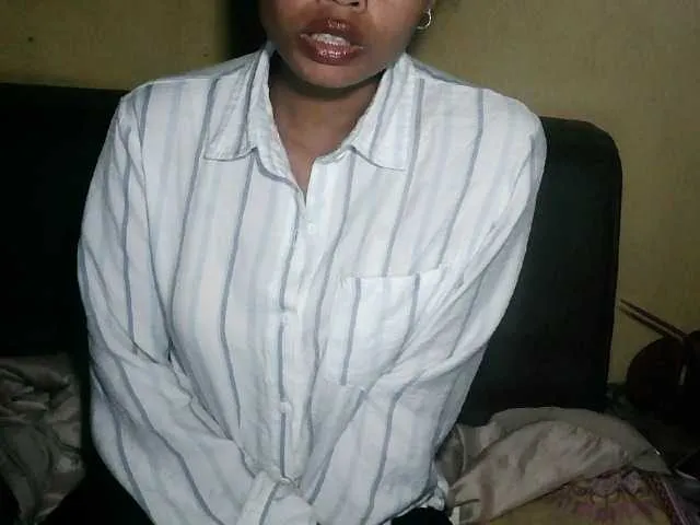 Live sex webcam photo for Pussy01lips #291412333