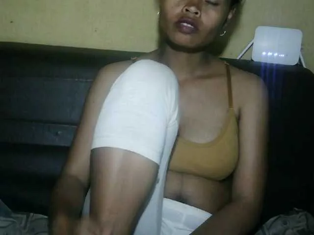 Live sex webcam photo for Pussy01lips #291914936