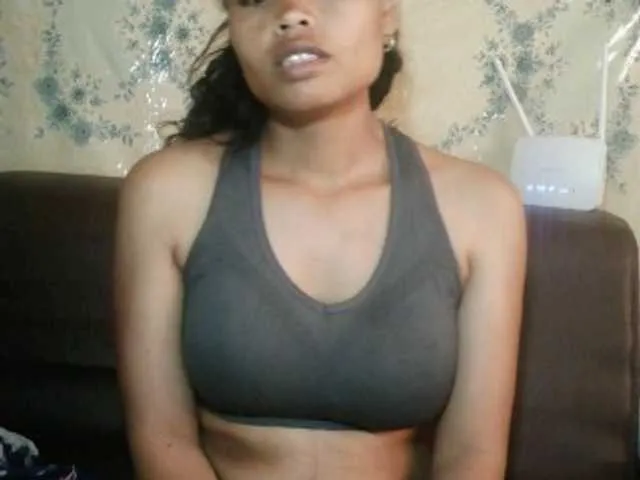 Live sex webcam photo for Pussy01lips #292275418