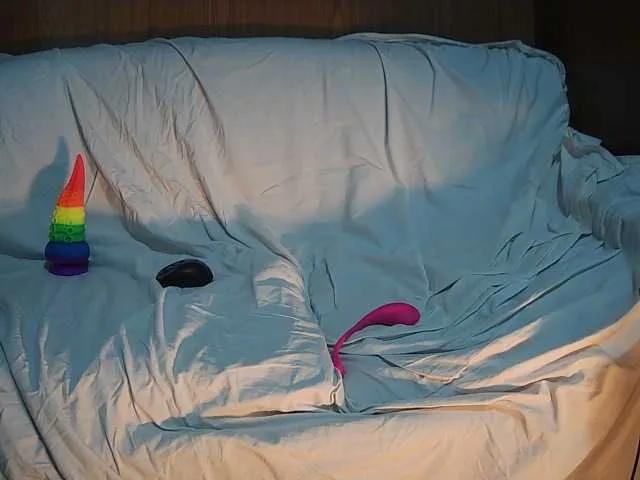 Live sex webcam photo for PussyHole4 #272595804