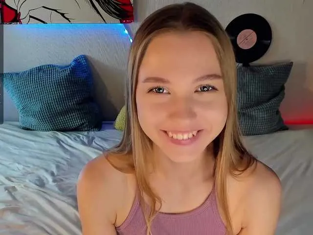 Live sex webcam photo for PussyNoLimits #273868095
