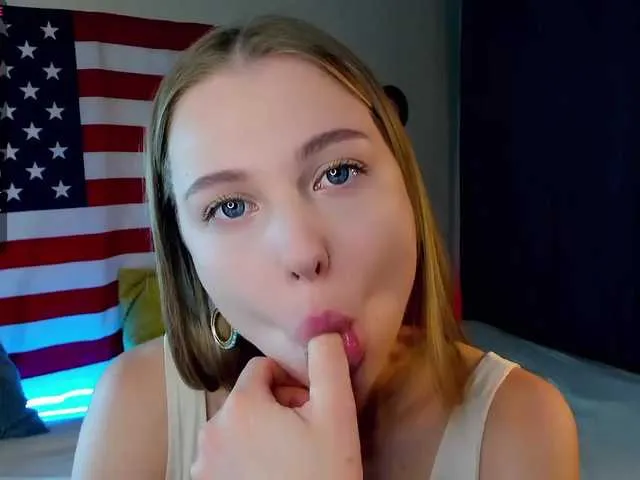 Live sex webcam photo for PussyNoLimits #273930705