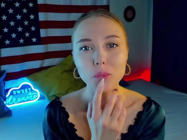 Live sex webcam photo for PussyNoLimits #273938575