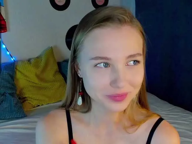 Live sex webcam photo for PussyNoLimits #273965326