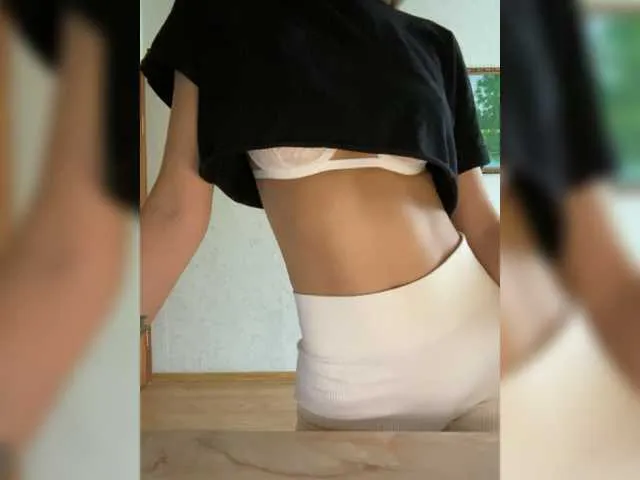 Live sex webcam photo for Pussymoneyi #276403757