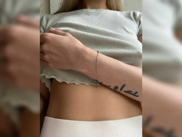 Live sex webcam photo for Pussymoneyi #276521103