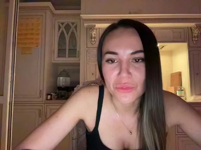 Live sex webcam photo for QWEENII #291316520
