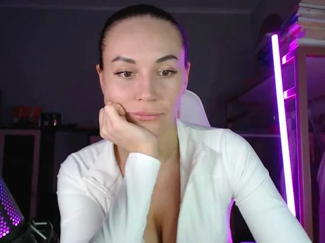 Live sex webcam photo for QWEENII #292660311