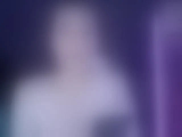 Live sex webcam photo for QWEENII #292680795