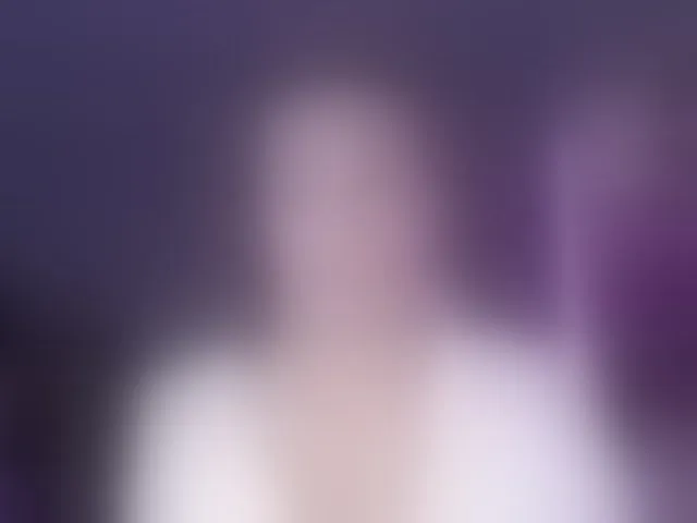 Live sex webcam photo for QWEENII #292740454