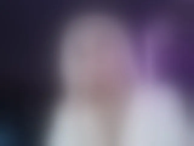 Live sex webcam photo for QWEENII #292742358