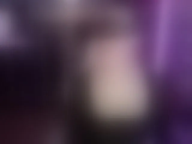 Live sex webcam photo for QWEENII #293634040