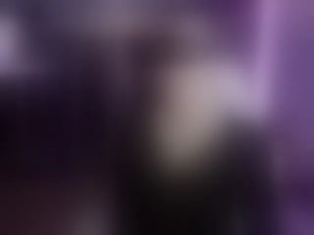 Live sex webcam photo for QWEENII #293640973
