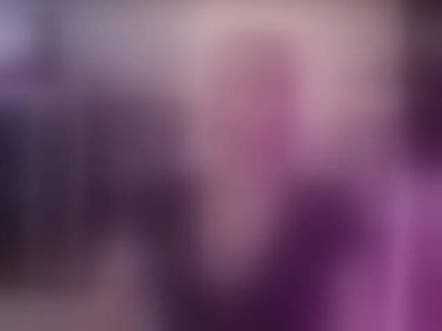 Live sex webcam photo for QWEENII #293909861