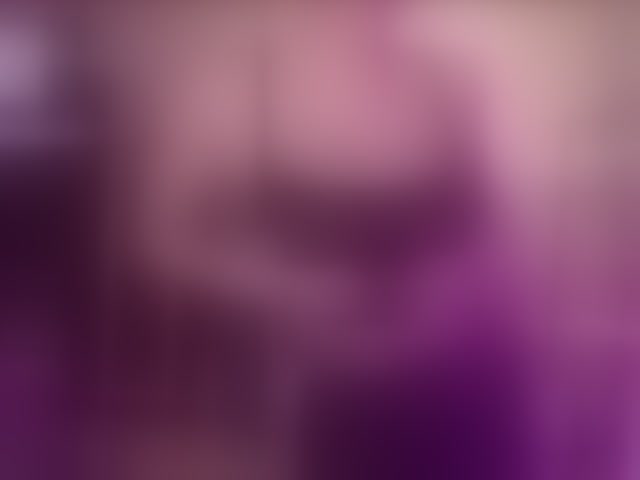 Live sex webcam photo for QWEENII #293945049