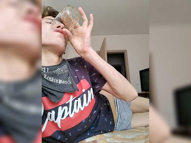 Live sex webcam photo for QWERTclv #290930312