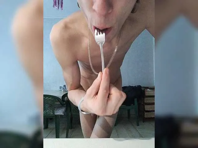 Live sex webcam photo for QWERTclv #292640023