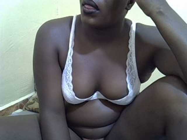 Live sex webcam photo for Queen-love #276298621