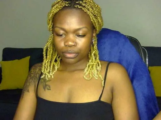 Live sex webcam photo for Queen-sasha #290905989