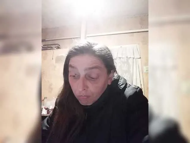 Live sex webcam photo for Queen321a #277831841