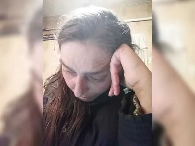 Live sex webcam photo for Queen321a #277843832