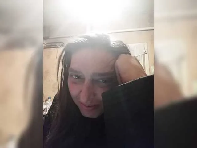 Live sex webcam photo for Queen321a #277871754