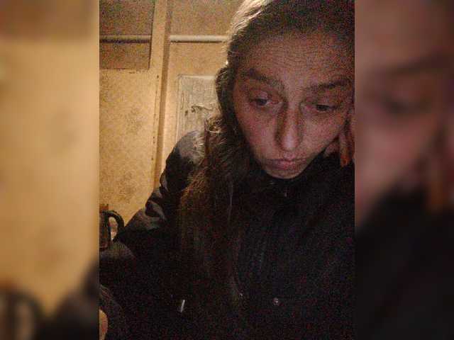 Live sex webcam photo for Queen321a #277896807