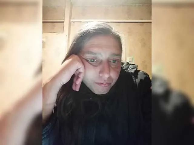 Live sex webcam photo for Queen321a #277910106